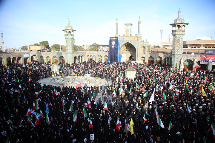 تشیع و تدفین پیکر شهید لاریجانی در حرم حضرت فاطمه معصومه (س)