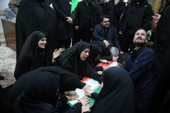 بزرگداشت شهید لاریجانی و وداع با پیکر مطهر شهید کیارش در حرم بانوی کرامت