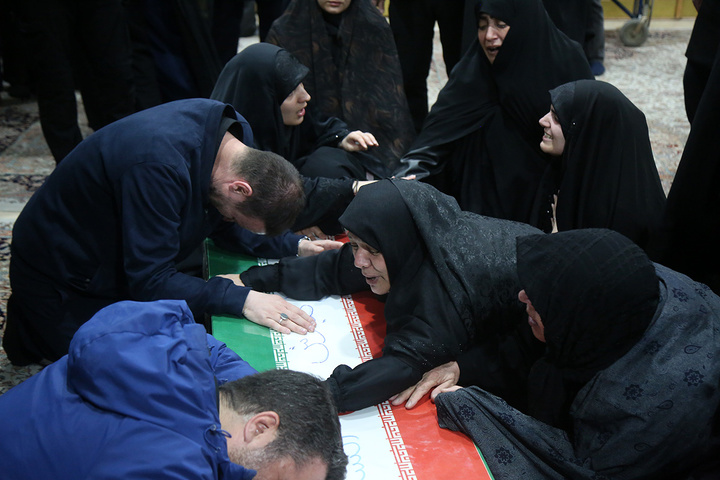 بزرگداشت شهید لاریجانی و وداع با پیکر مطهر شهید کیارش در حرم بانوی کرامت