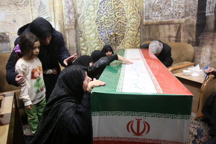 بزرگداشت شهید لاریجانی و وداع با پیکر مطهر شهید کیارش در حرم بانوی کرامت