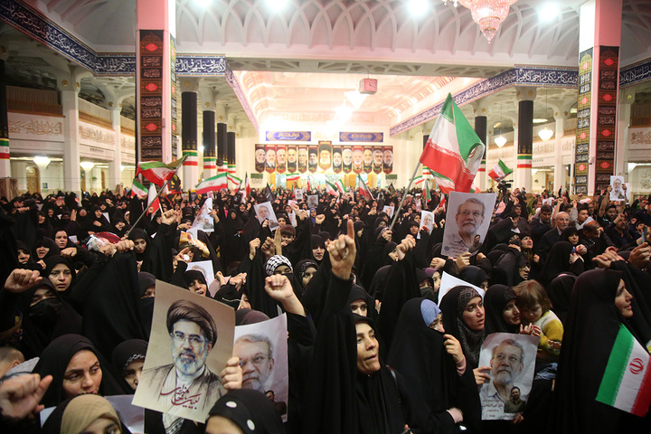 بزرگداشت شهید لاریجانی و وداع با پیکر مطهر شهید کیارش در حرم بانوی کرامت