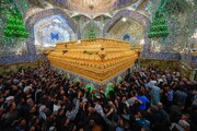 أفئدة الزائرين تطوف ضريح المولى أمير المؤمنين (عليه السلام) ليلة عيد الفطر المبارك