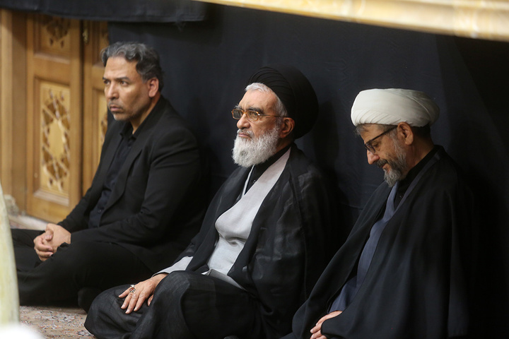 لحظه تحویل سال ۱۴۰۵ در حرم حضرت فاطمه معصومه (س)