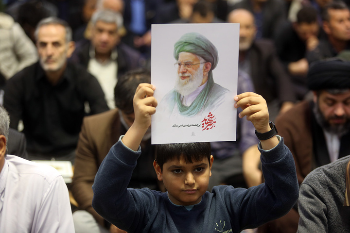 لحظه تحویل سال ۱۴۰۵ در حرم حضرت فاطمه معصومه (س)