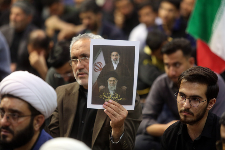 لحظه تحویل سال ۱۴۰۵ در حرم حضرت فاطمه معصومه (س)