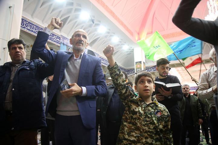 لحظه تحویل سال ۱۴۰۵ در حرم حضرت فاطمه معصومه (س)