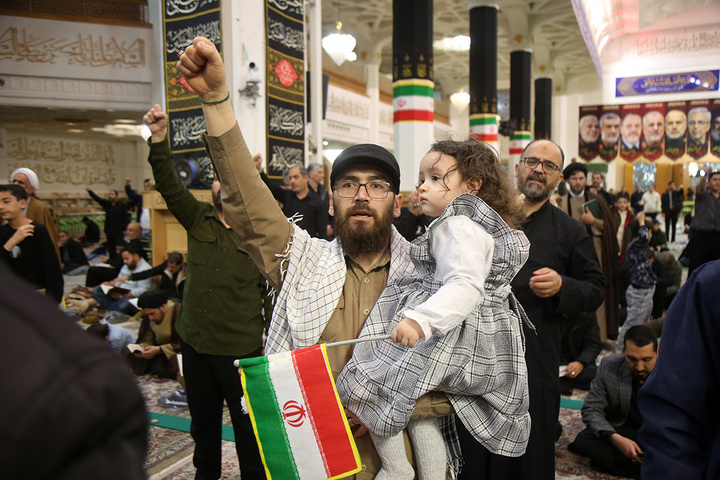 لحظه تحویل سال ۱۴۰۵ در حرم حضرت فاطمه معصومه (س)