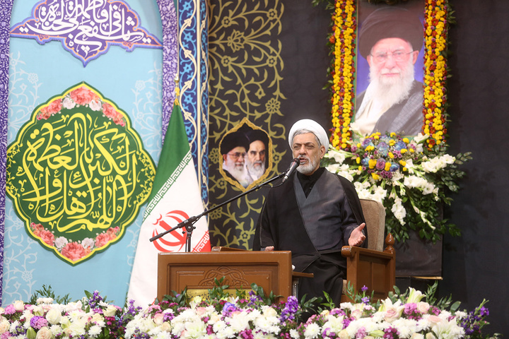 لحظه تحویل سال ۱۴۰۵ در حرم حضرت فاطمه معصومه (س)