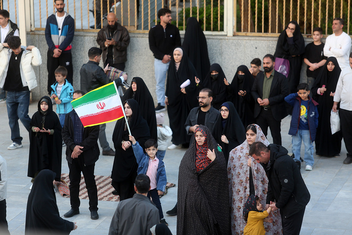 لحظه تحویل سال ۱۴۰۵ در حرم حضرت فاطمه معصومه (س)