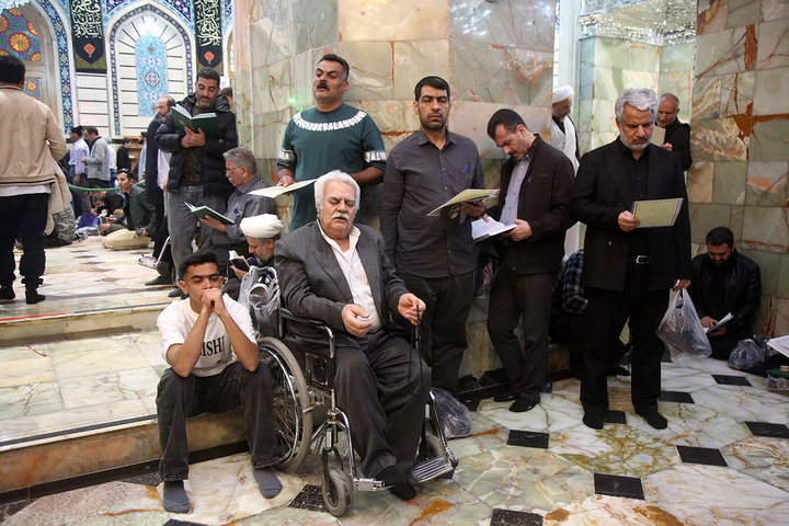 لحظه تحویل سال ۱۴۰۵ در حرم حضرت فاطمه معصومه (س)