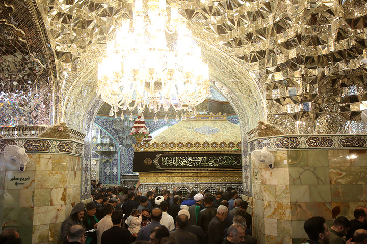 لحظه تحویل سال ۱۴۰۵ در حرم حضرت فاطمه معصومه (س)