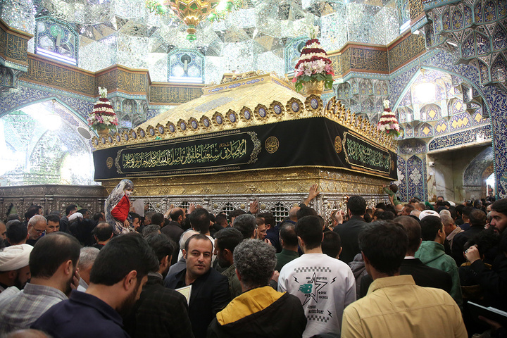 لحظه تحویل سال ۱۴۰۵ در حرم حضرت فاطمه معصومه (س)