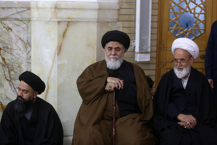 وداع با پیکر وزیر اطلاعات در حرم حضرت معصومه (س)