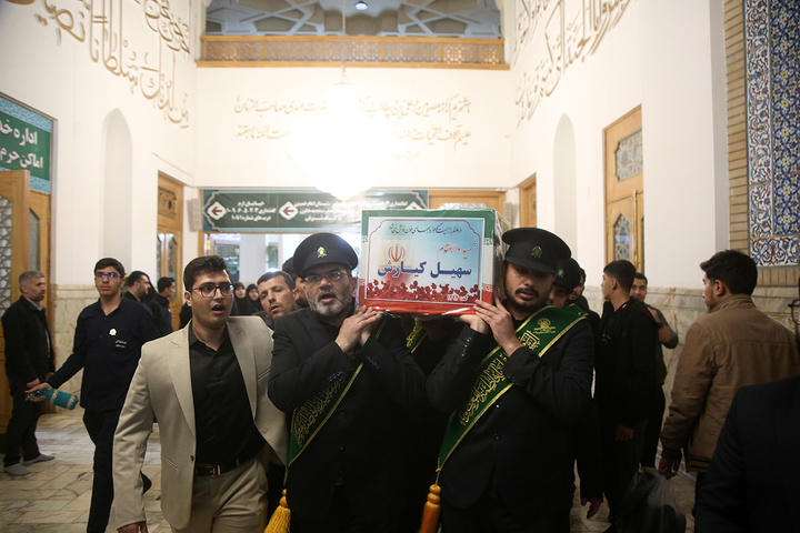 وداع با پیکر وزیر اطلاعات در حرم حضرت معصومه (س)