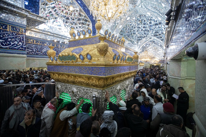 أجواء آخر يوم جمعة من شهر رمضان المبارك من ضريح الإمام الحسين (عليه السلام)