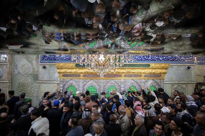 أجواء آخر يوم جمعة من شهر رمضان المبارك من ضريح الإمام الحسين (عليه السلام)