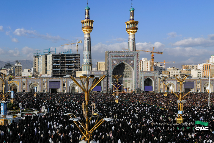 اقامه نماز عید فطر در حرم مطهر رضوی