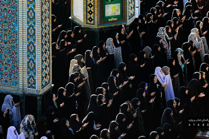 اقامه نماز عید فطر در حرم مطهر رضوی