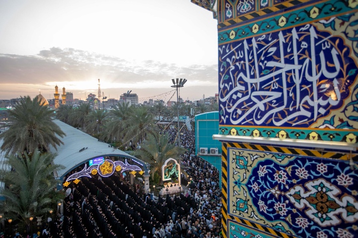 اقامه نماز عید فطر در بین الحرمین کربلا