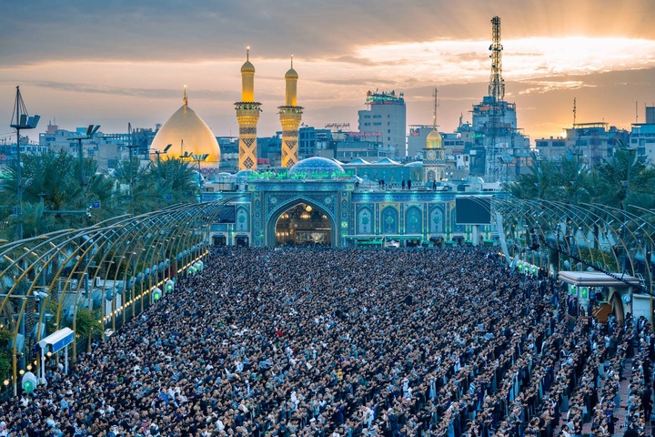 اقامه نماز عید فطر در بین الحرمین کربلا