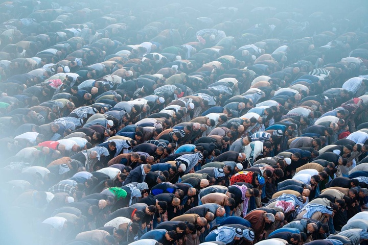 اقامه نماز عید فطر در بین الحرمین کربلا