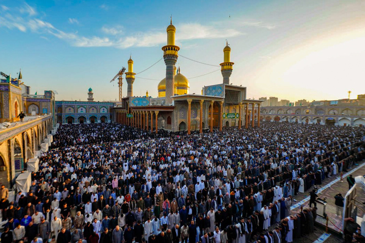 اقامه نماز عید فطر در حرم کاظمین