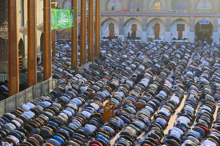 اقامه نماز عید فطر در حرم کاظمین