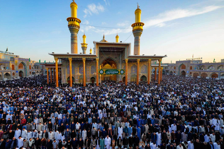 اقامه نماز عید فطر در حرم کاظمین