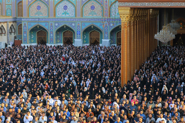 اقامه نماز عید فطر در حرم کاظمین