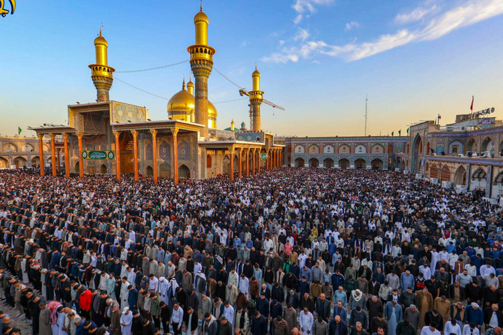 اقامه نماز عید فطر در حرم کاظمین