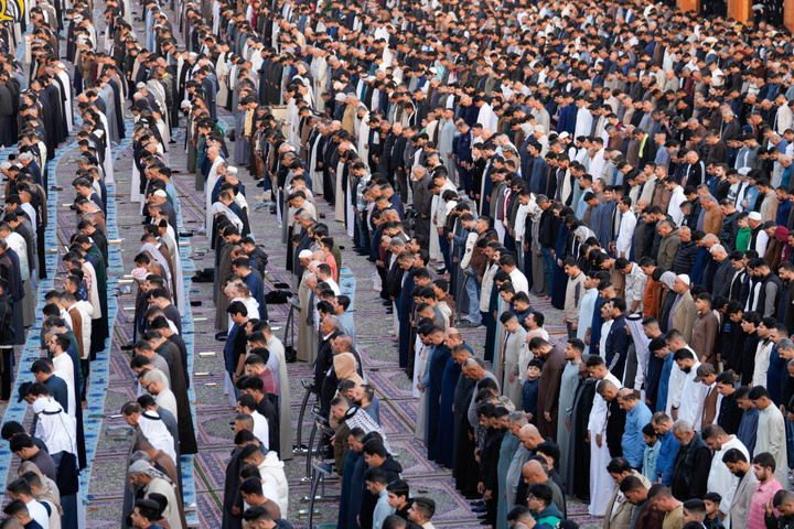 اقامه نماز عید فطر در حرم کاظمین