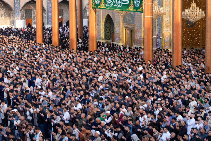 اقامه نماز عید فطر در حرم کاظمین