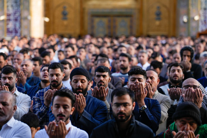 اقامه نماز عید فطر در حرم کاظمین