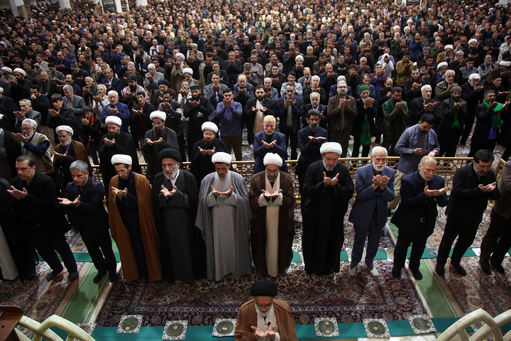 اقامه نماز عید سعید فطر در حرم حضرت فاطمه معصومه (س)