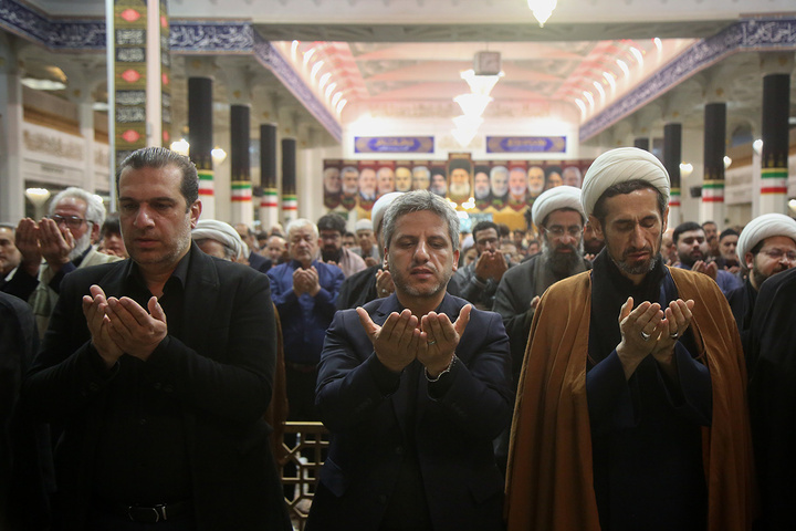 اقامه نماز عید سعید فطر در حرم حضرت فاطمه معصومه (س)