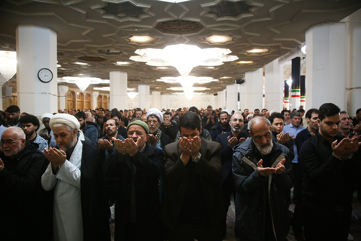 اقامه نماز عید سعید فطر در حرم حضرت فاطمه معصومه (س)