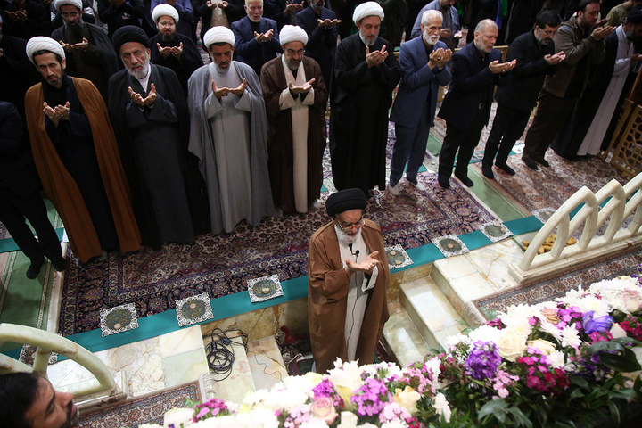 اقامه نماز عید سعید فطر در حرم حضرت فاطمه معصومه (س)