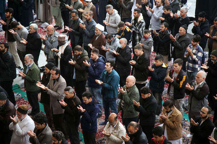 اقامه نماز عید سعید فطر در حرم حضرت فاطمه معصومه (س)