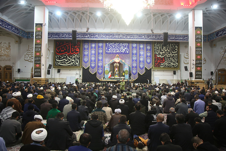 اقامه نماز عید سعید فطر در حرم حضرت فاطمه معصومه (س)