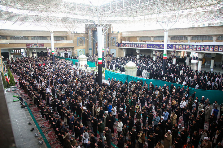 اقامه نماز عید سعید فطر در حرم حضرت فاطمه معصومه (س)