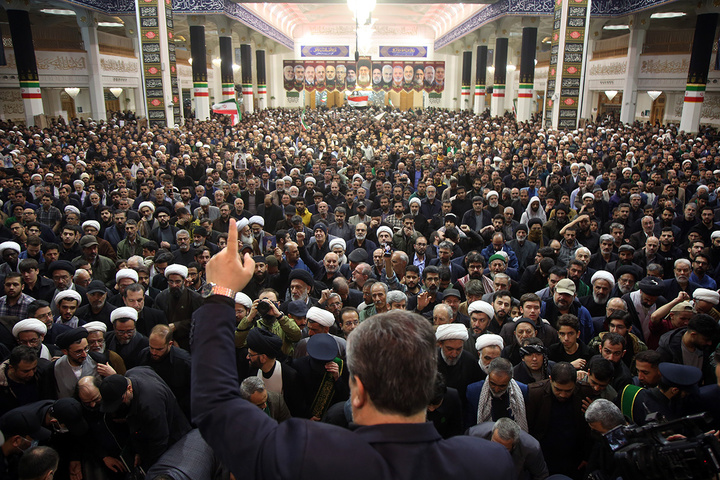 تشییع پیکر وزیر اطلاعات در حرم حضرت فاطمه معصومه (س)