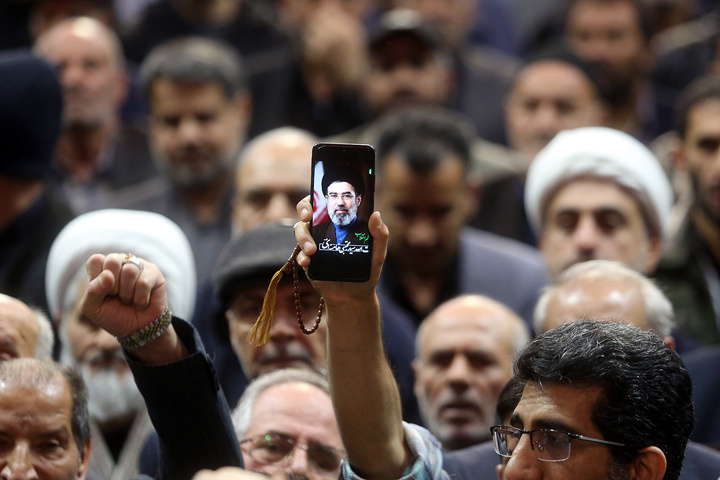 تشییع پیکر وزیر اطلاعات در حرم حضرت فاطمه معصومه (س)