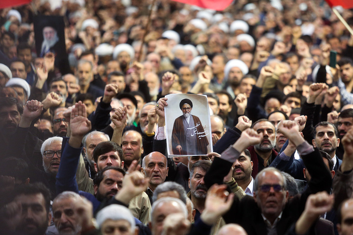 تشییع پیکر وزیر اطلاعات در حرم حضرت فاطمه معصومه (س)