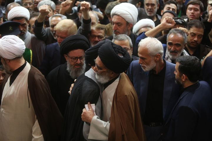 تشییع پیکر وزیر اطلاعات در حرم حضرت فاطمه معصومه (س)