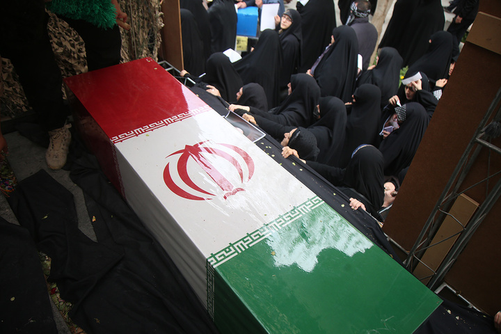 تشییع پیکر وزیر اطلاعات در حرم حضرت فاطمه معصومه (س)