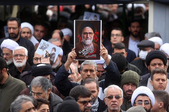 تشییع پیکر وزیر اطلاعات در حرم حضرت فاطمه معصومه (س)