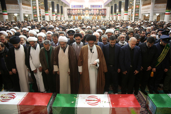 تشییع پیکر وزیر اطلاعات در حرم حضرت فاطمه معصومه (س)