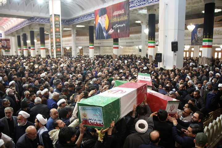 تشییع پیکر وزیر اطلاعات در حرم حضرت فاطمه معصومه (س)