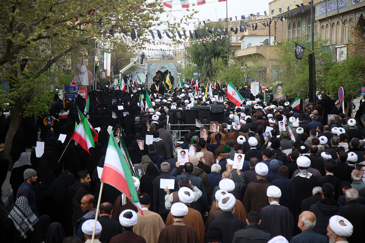 تشییع پیکر وزیر اطلاعات در حرم حضرت فاطمه معصومه (س)