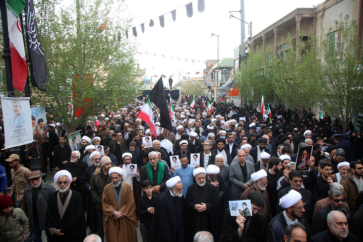 تشییع پیکر وزیر اطلاعات در حرم حضرت فاطمه معصومه (س)